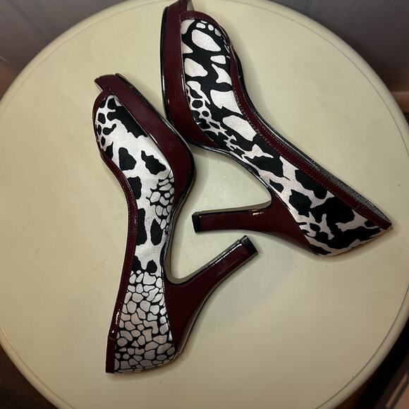 Madden Girl Platform Pumps. Black and white with red accent Zebra - Picture 9 of 10